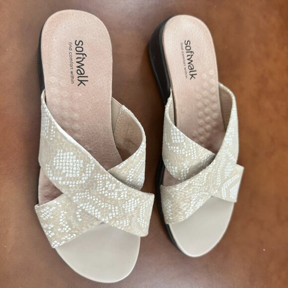 Softwalk Beige Sandals Size 7 - Picture 6 of 7
